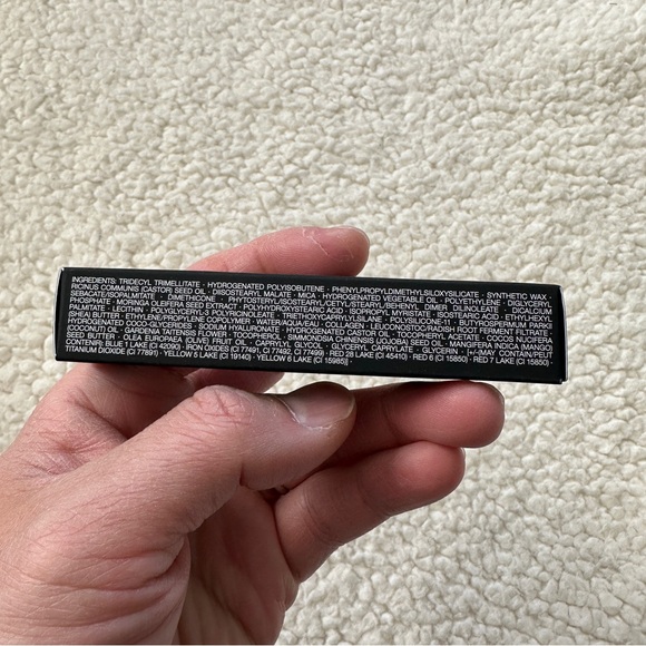 Afterglow Sensual Shine Lipstick
NARS high gear 218 brand new - Picture 2 of 6